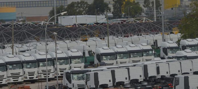 camiones parados iveco