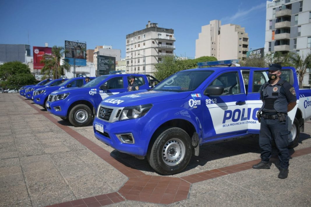 Policía cordobesa Nissan Frontier