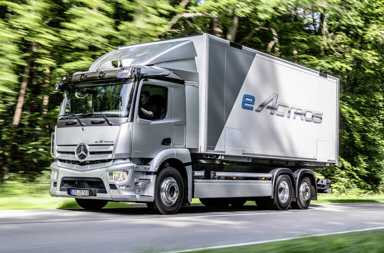 Mercedes Benz ya produce su pesado eléctrico