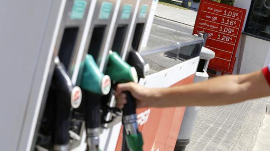 los combustibles marcan los aumentos en los costos del transporte
