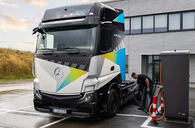 Mercedes-Benz cambia diésel por eléctricos