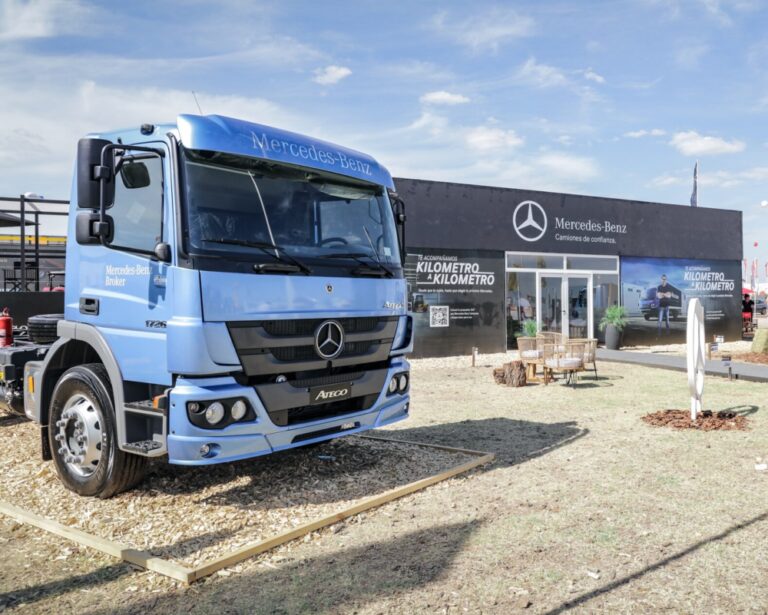Mercedes-Benz Camiones en Armstrong