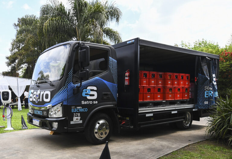 Satro-incorporó-su-primer-camión-eléctrico