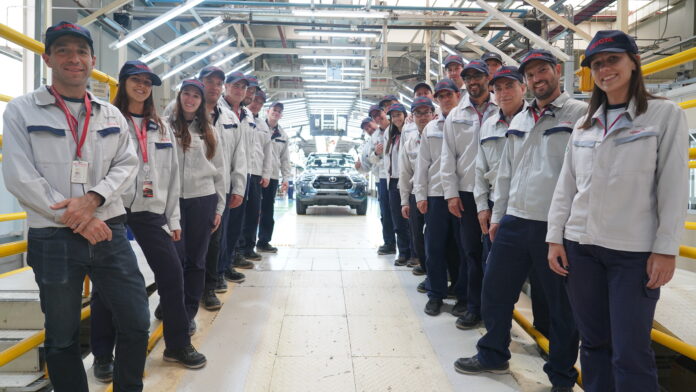 El equipo de Toyota Production System (TPS) y la Hilux