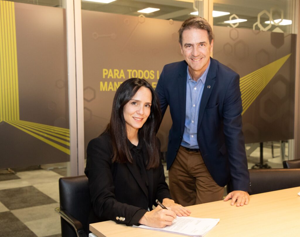 Mercedes-Benz-financia-la-compra-de-buses